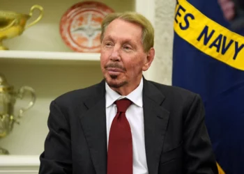 Larry Ellison renombró un superyate cuyo nombre al revés significaba “Soy nazi”