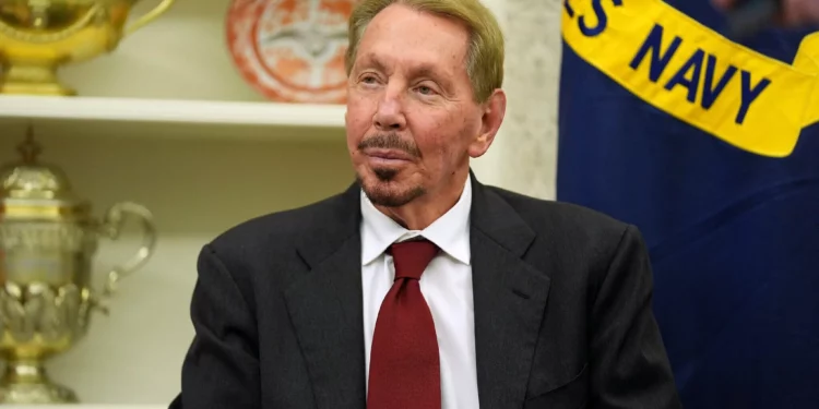 Larry Ellison renombró un superyate cuyo nombre al revés significaba “Soy nazi”