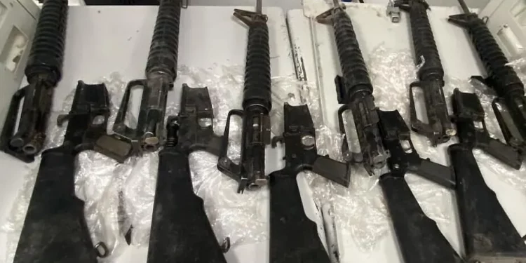 Las FDI frustran intento de contrabando de fusiles M-16 desde Egipto