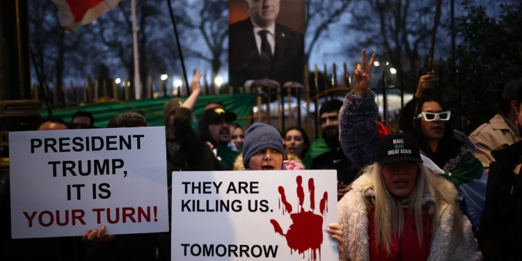 Israel y naciones árabes instan a EE. UU. a esperar para atacar Irán: hasta que el régimen se debilite más