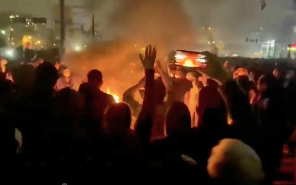 Irán afirma que las protestas están bajo control total: “Trump ya no tiene excusa”