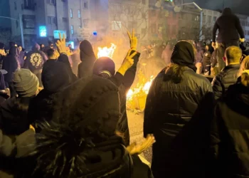 Médicos iraníes denuncian disparos a la cabeza contra manifestantes