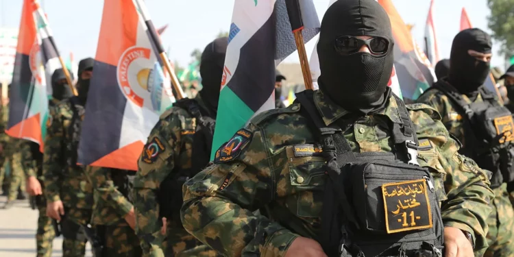 Combatientes extranjeros entran en Irán mientras protestas se extienden a 200 ciudades