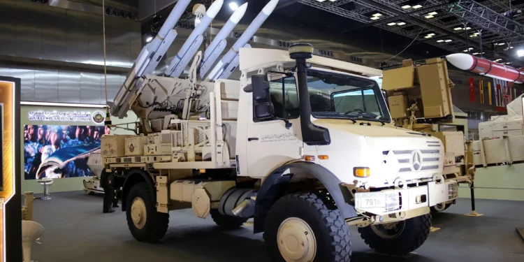 Qatar muestra lanzador de NASAMS montado en camión Mercedes