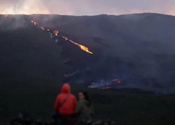 Francia advierte de una erupción volcánica “probable o inminente” en la isla de Reunión