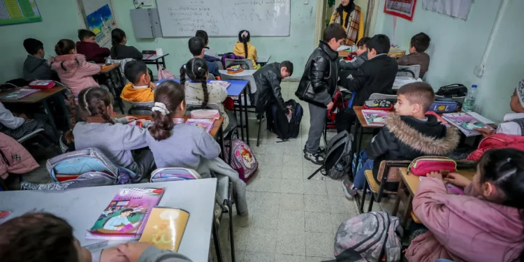 Tribunal Supremo exige al Estado justificar ley que permite despedir docentes que elogien el terrorismo