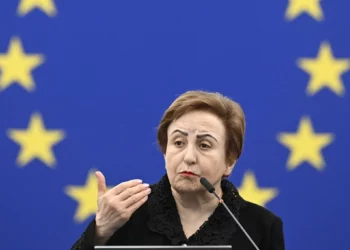 La premio Nobel Shirin Ebadi afirma que el bloqueo de Internet en Irán podría ocultar una posible “masacre”