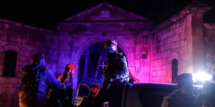 Las fuerzas gubernamentales sirias detienen a 300 kurdos