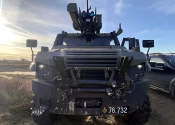 Dinamarca prueba con éxito el misil Spike LR2 desde el Eagle V