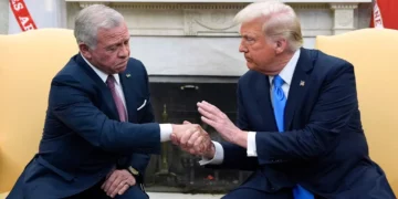 Jordania afirma que el rey Abdullah recibió una invitación para unirse al consejo de paz de Gaza