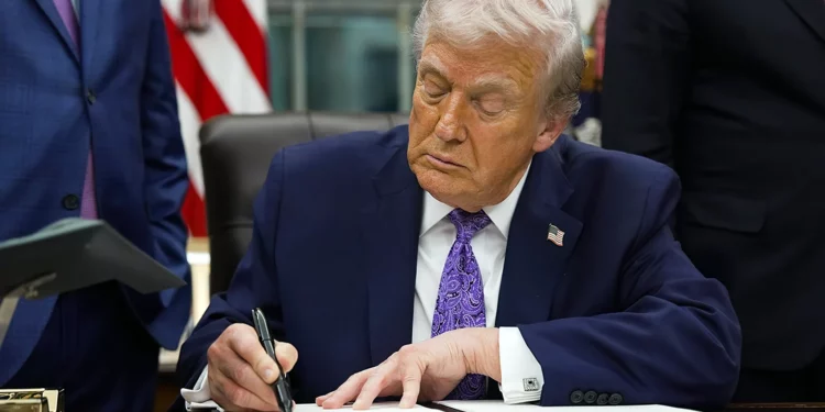 Trump declara emergencia nacional por amenaza de Cuba