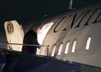 Trump: El ejército “baraja opciones muy contundentes” contra Irán