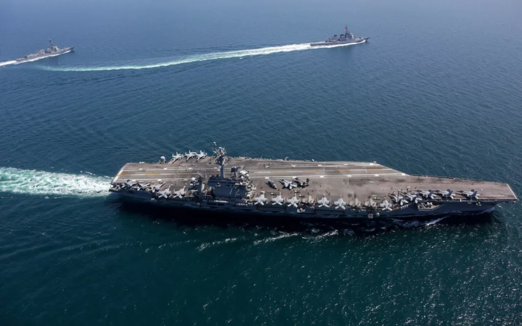 El USS Abraham Lincoln llega a la región en medio de tensiones con Irán