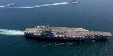 El USS Abraham Lincoln llega a la región en medio de tensiones con Irán