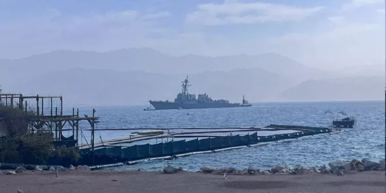 Destructor estadounidense atraca en Eilat en medio de tensión con Irán