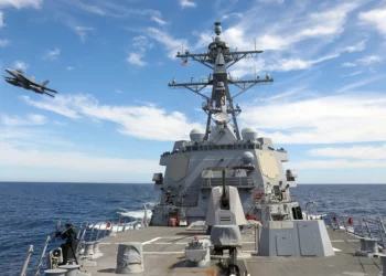 Estados Unidos envía el USS Delbert D. Black cerca de Irán