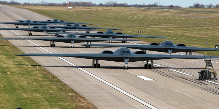 Trump al pueblo iraní: La ayuda está en camino