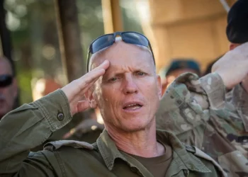 El mayor general (res.) Nitzan Alon asiste a una ceremonia celebrada en el cuartel general del Comando Central de las FDI en Jerusalén, el 8 de julio de 2024. (Oren Ben Hakoon/Flash90)