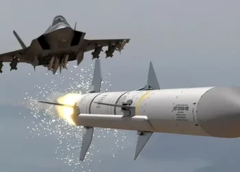 EE. UU. aumenta la producción de misiles aire-aire AIM-120