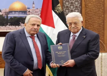 Mahmoud Abás recibe un borrador constitucional para transitar la AP a un Estado