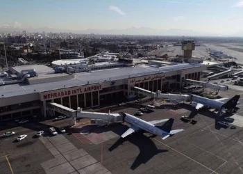 Italia insta a sus ciudadanos a abandonar Irán