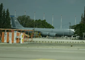 Aviones cisterna estadounidenses en la antigua base aérea 27/Reuven Castro