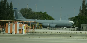 Aviones cisterna estadounidenses en la antigua base aérea 27/Reuven Castro