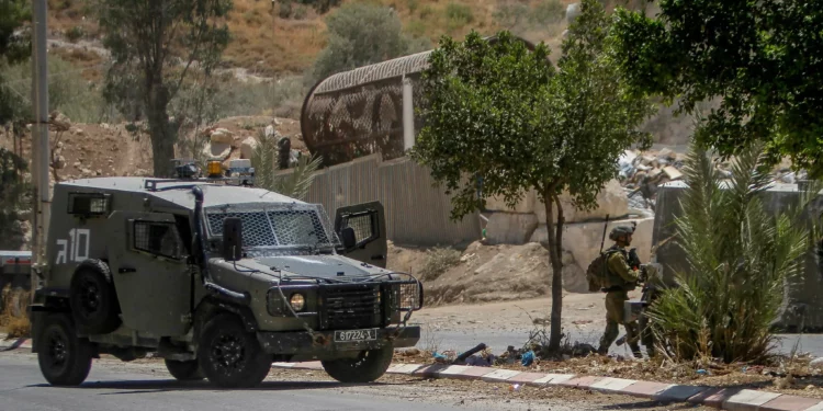 Islamista palestino hiere a soldado en base militar