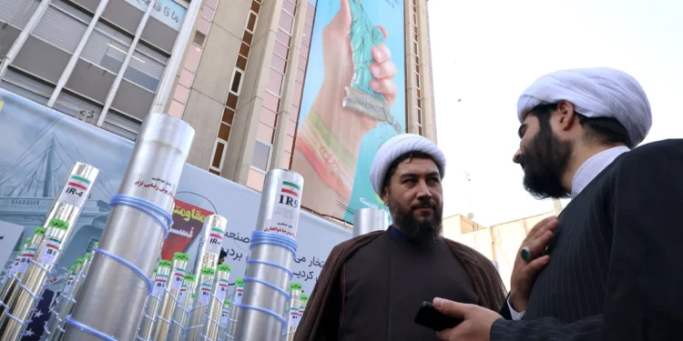 EE. UU. podría aceptar un enriquecimiento “simbólico” si Irán renuncia a armas nucleares