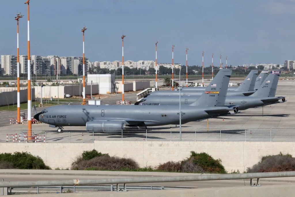 Nueve aviones cisterna estadounidenses llegaron a Ben Gurión durante la noche