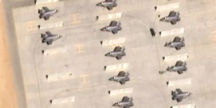 EE. UU. incrementa su despliegue en Medio Oriente con cazas en Jordania