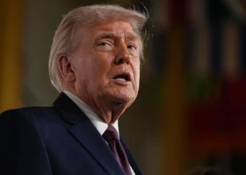 Trump afirma que Estados Unidos está negociando con Irán “en este momento”