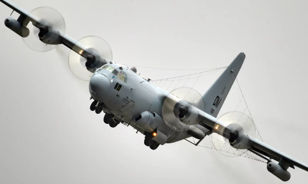 El EC-130H regresa para romper las cadenas de mando de Irán