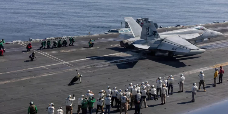 Fuentes en Israel: el Ejército de EE. UU. está listo para la guerra y espera la orden de Trump