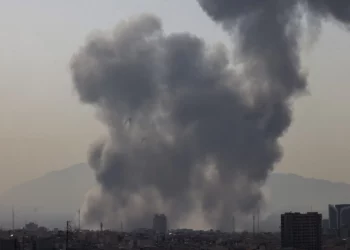 Los ataques estadounidenses contra Irán se están llevando a cabo desde aire y mar