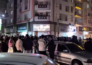 Iraníes celebran después de que Trump anunciara la muerte de Jamenei