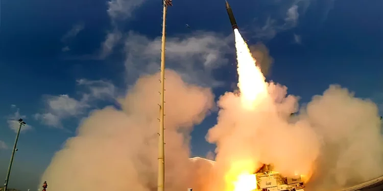 ¿Tiene Israel suficientes interceptores para una guerra contra Irán?