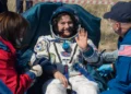 La astronauta judía Jessica Meir se dirigió a la Estación Espacial Internacional con un peluche