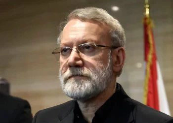 Ali Larijani afirmó que Israel y EE. UU. “lamentarán sus acciones”
