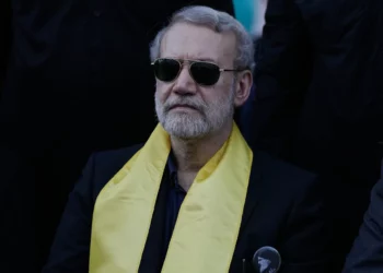 El asesor del líder supremo de Irán visitará Omán el martes