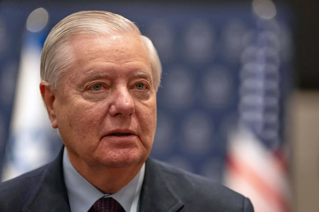 Lindsey Graham insta a Trump a ignorar a los asesores que se oponen al ataque contra Irán