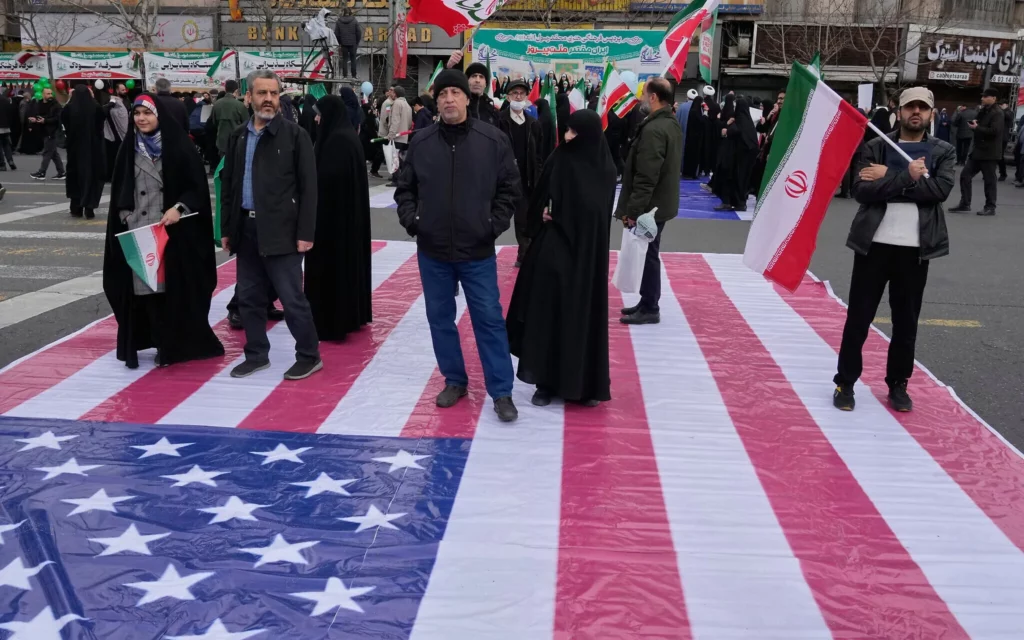 Irán despide a director de TV: reportero pidió la muerte de Jamenei en vivo