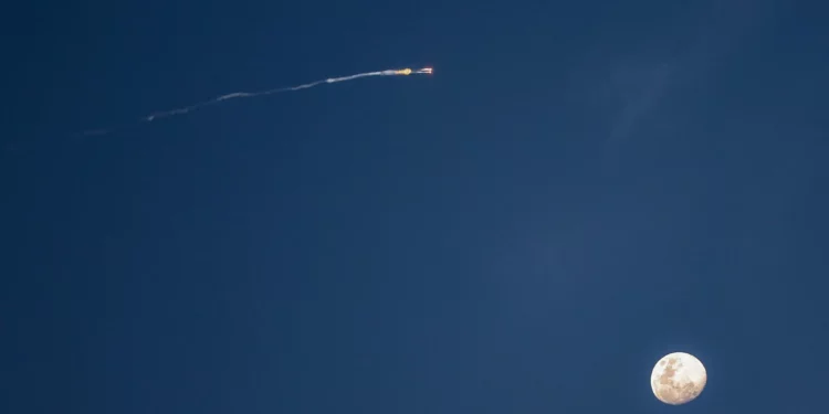 Irán habría lanzado misiles con bombas de racimo a Israel