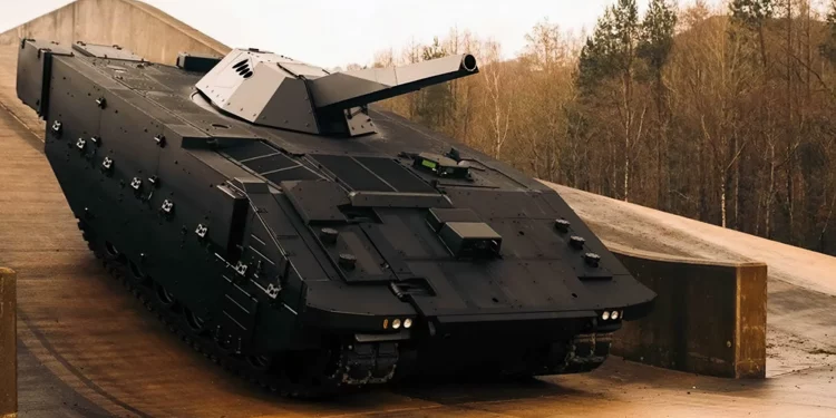 Patria y General Dynamics UK exhibieron un Ajax con mortero NEMO de 120 mm