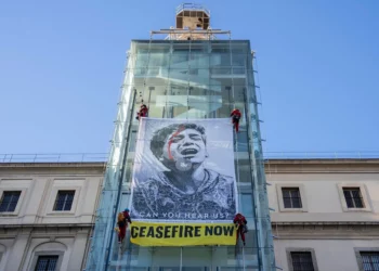 Un museo de Madrid expulsa a tres turistas israelíes que exhibieron la bandera israelí