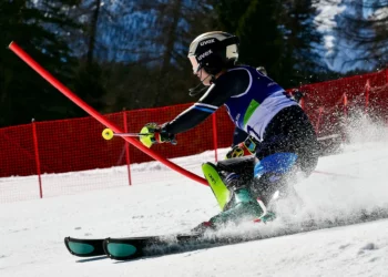 La israelí Noa Szollos se sale de la pista en el eslalon y pone fin a su participación