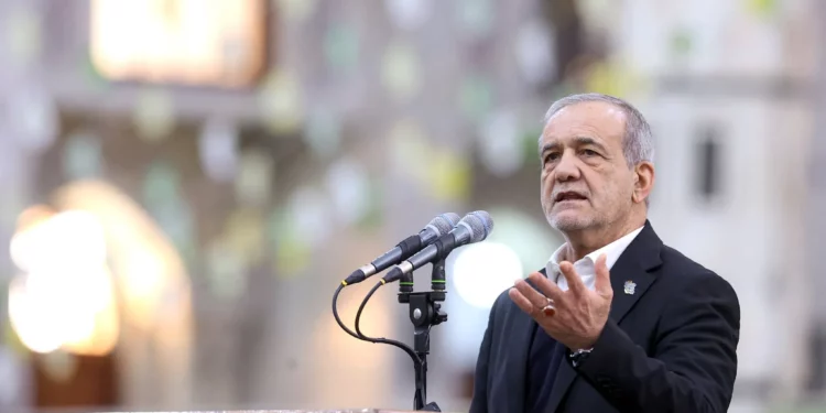 El presidente de Irán busca “negociaciones justas y equitativas” con Estados Unidos.