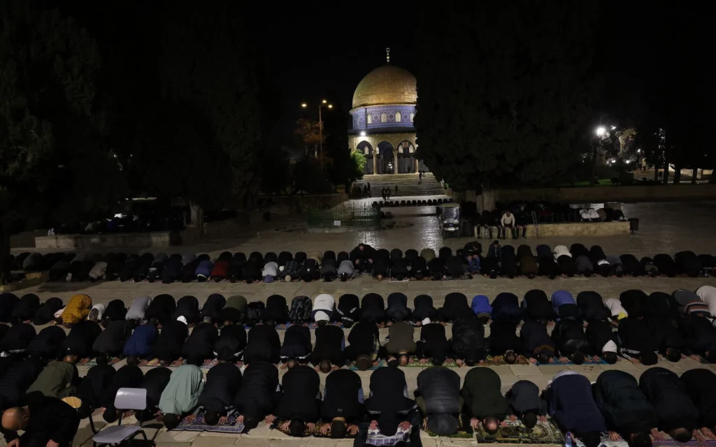 Israel permitirá a 10.000 palestinos subir al Monte del Templo