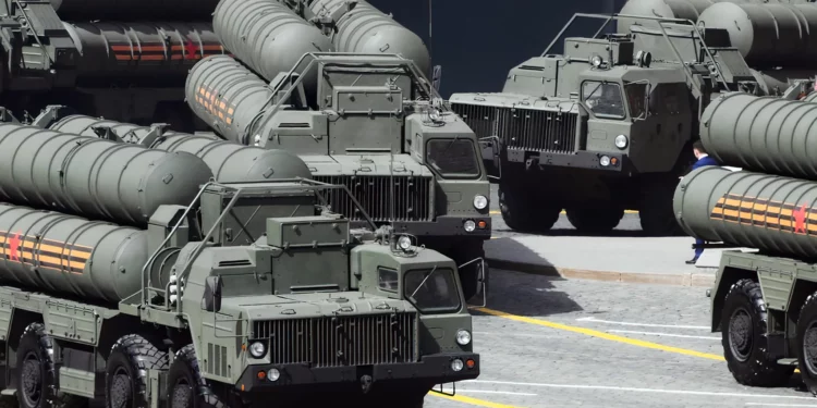 India aprueba pedido de 288 misiles para S-400 de fabricación resa