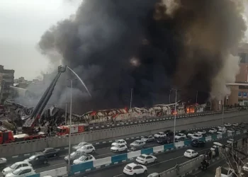 Se produce un gran incendio en un bazar al oeste de Teherán